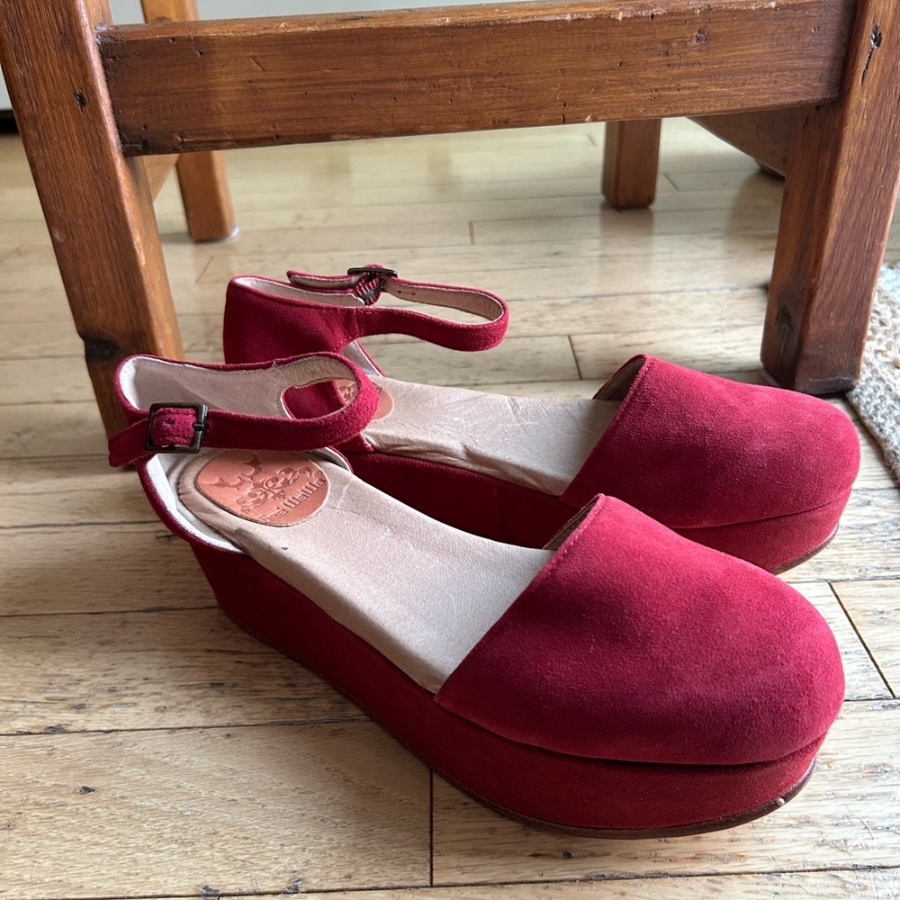 Anthropologie Gee WaWa Women's Red Platform Wedge Shoes